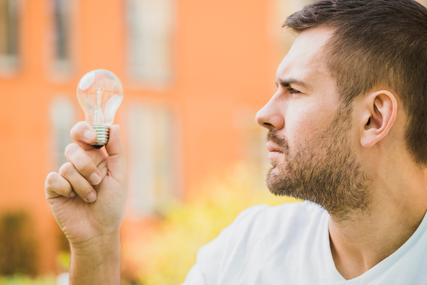 Saiba como funciona a tarifa social de energia e quem tem direito ao desconto da tarifa social de eletricidade e ao desconto da tarifa social de gás. Veja tudo o que precisa saber para poupar com este deconto social na eletricidade.